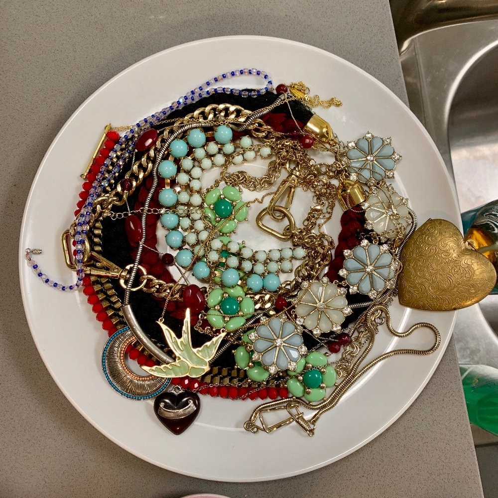 THAT NEW NEW!  Huge amount of jewlery to post!!